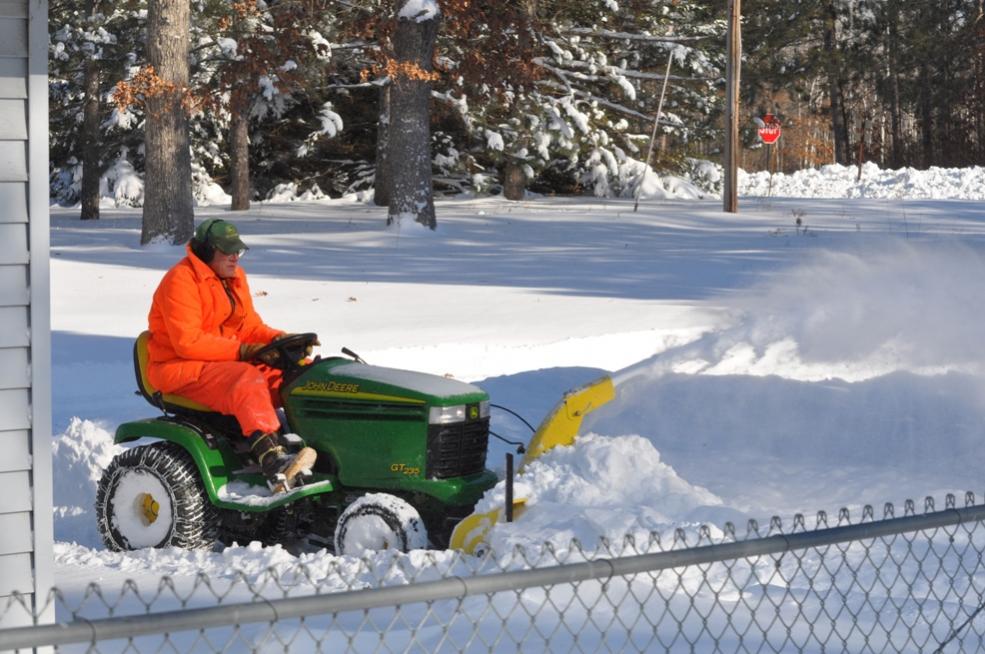 Name:  Snowblowing 12-12-10 D.jpg
Views: 950
Size:  105.6 KB